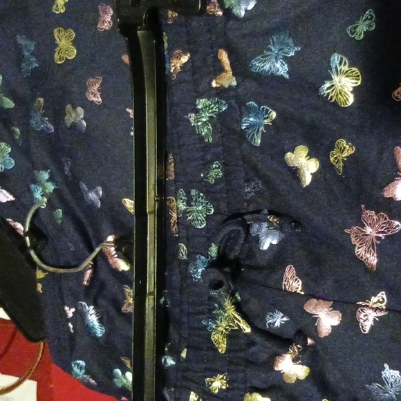 Trixxi Girl Size XL. Top and Short set. Shiny Butterflys NWT. - Picture 4 of 4